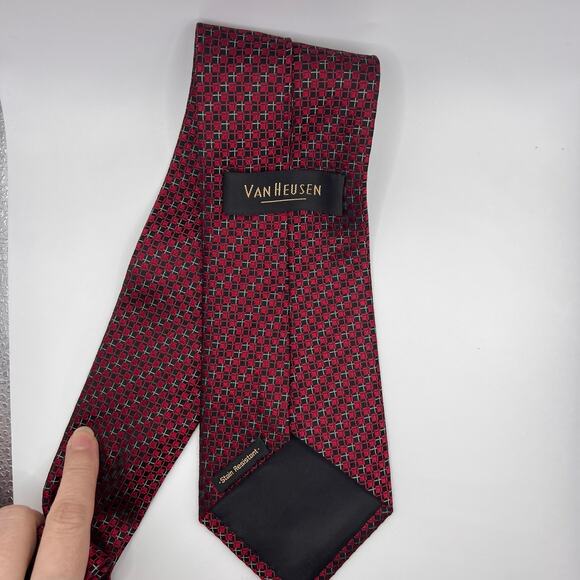 Van Heusen -Men’s Tie 60”-Long Red Black Geometric Design- Silk Handmade Necktie - Picture 2 of 5